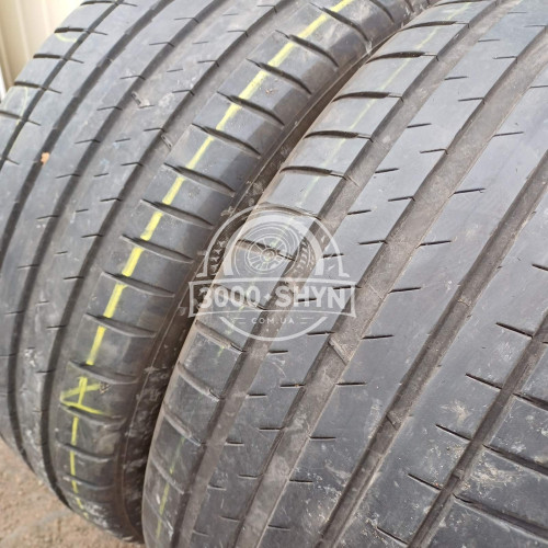 Michelin PilotSport4 225/45R19 Michelin PilotSport4 225/45R19