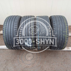 Michelin PilotSport4 235/40R19