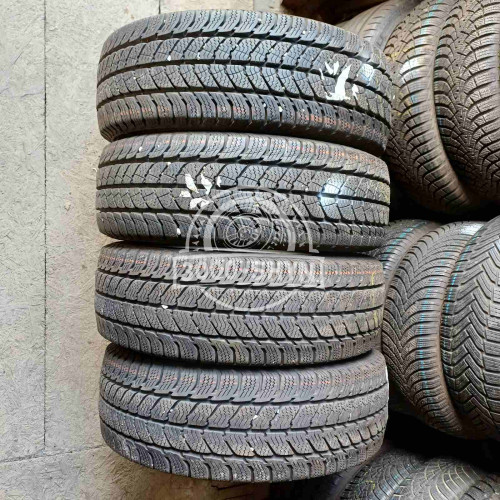 Uniroyal SNOW MAX3 215/65R16C Uniroyal SNOW MAX3 215/65R16C