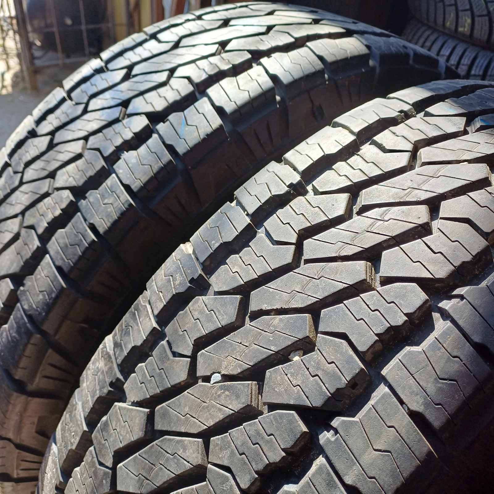 Bridgestone Dueler all-terrain 255/70R16