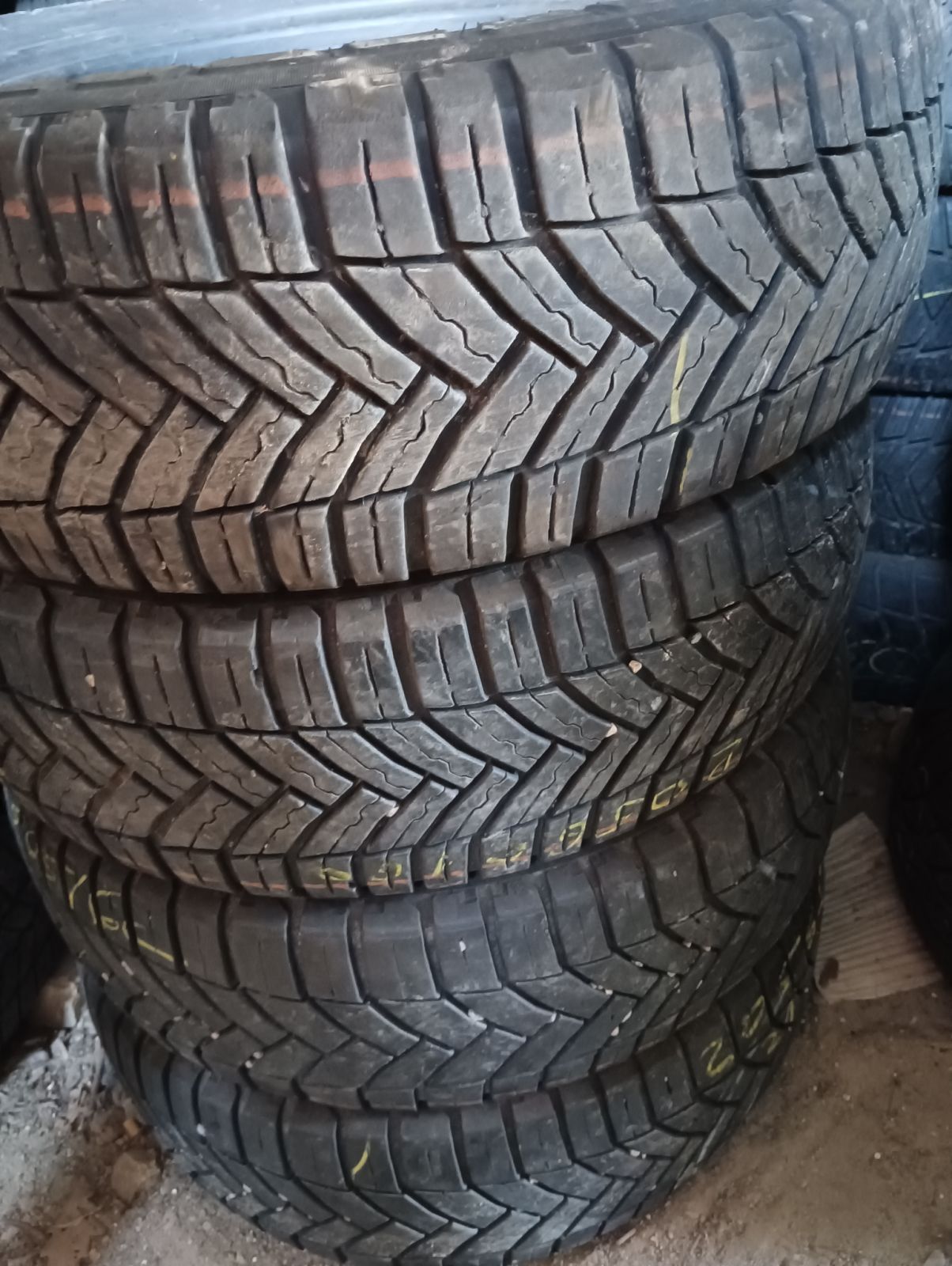 Michelin Agilis Cross Climate 205/65R16C