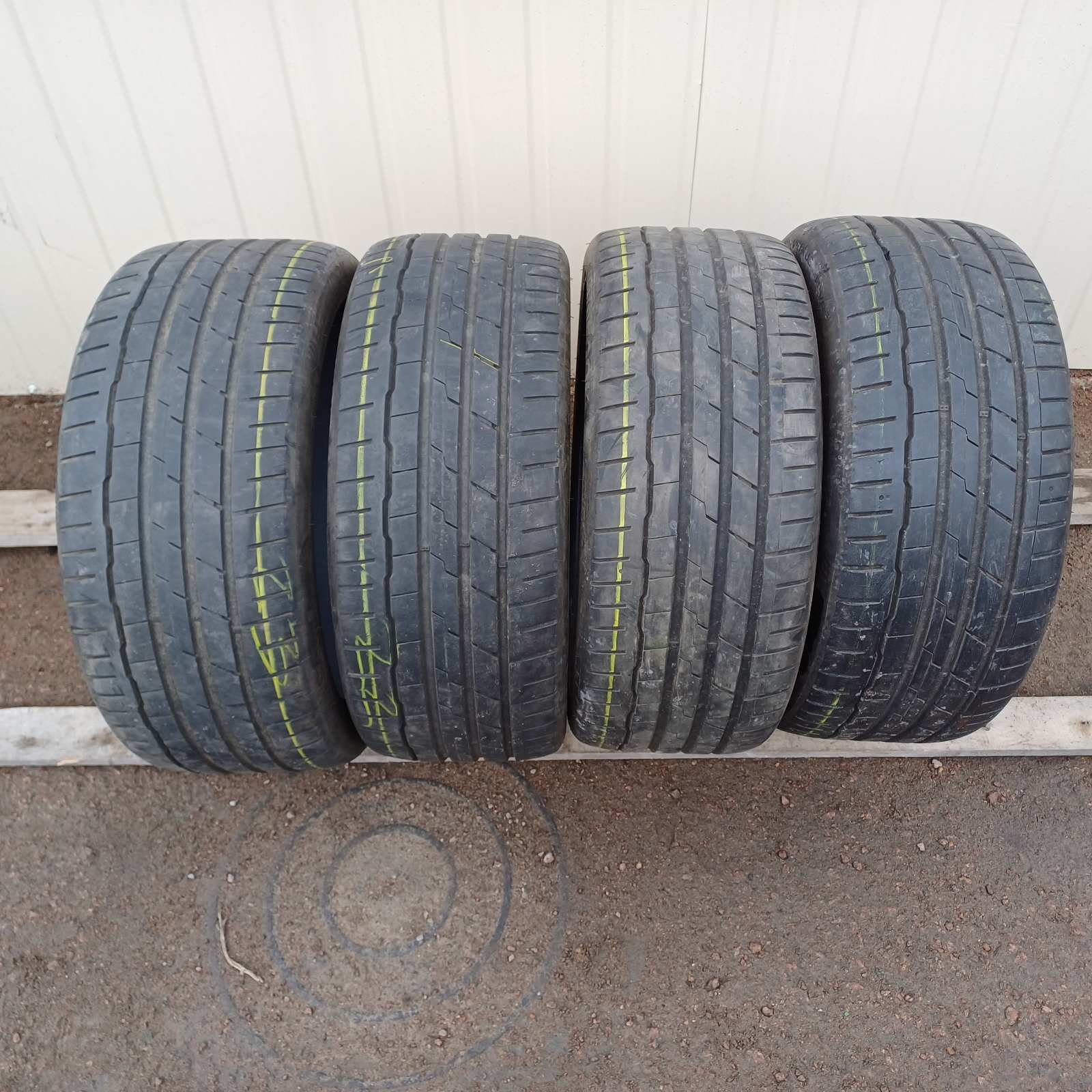 Hankook Ventus S1 evo3 235/40R19