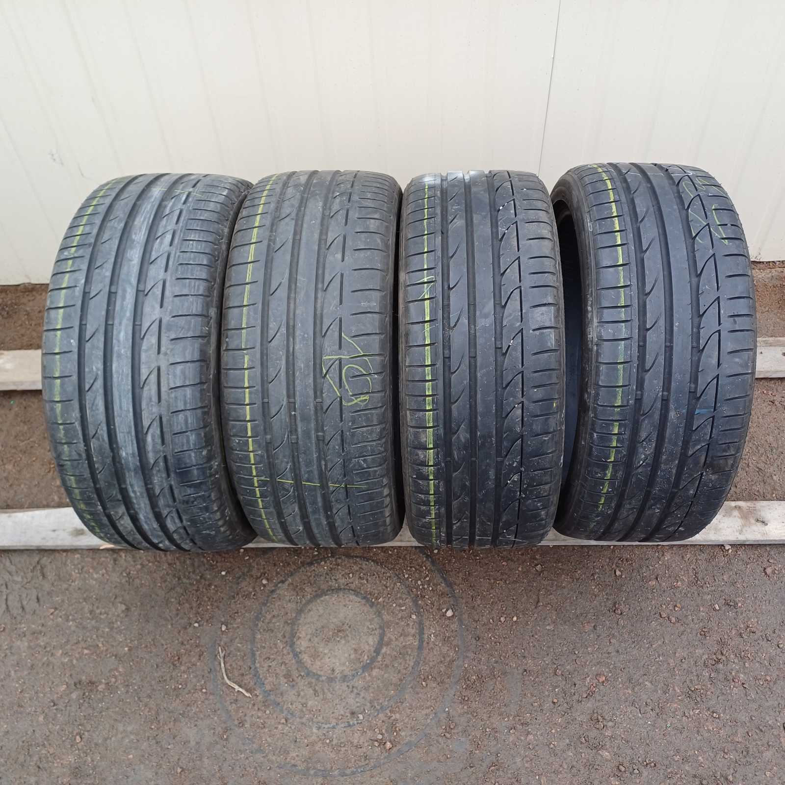 Bridgestone Potenza S001 235/40R19