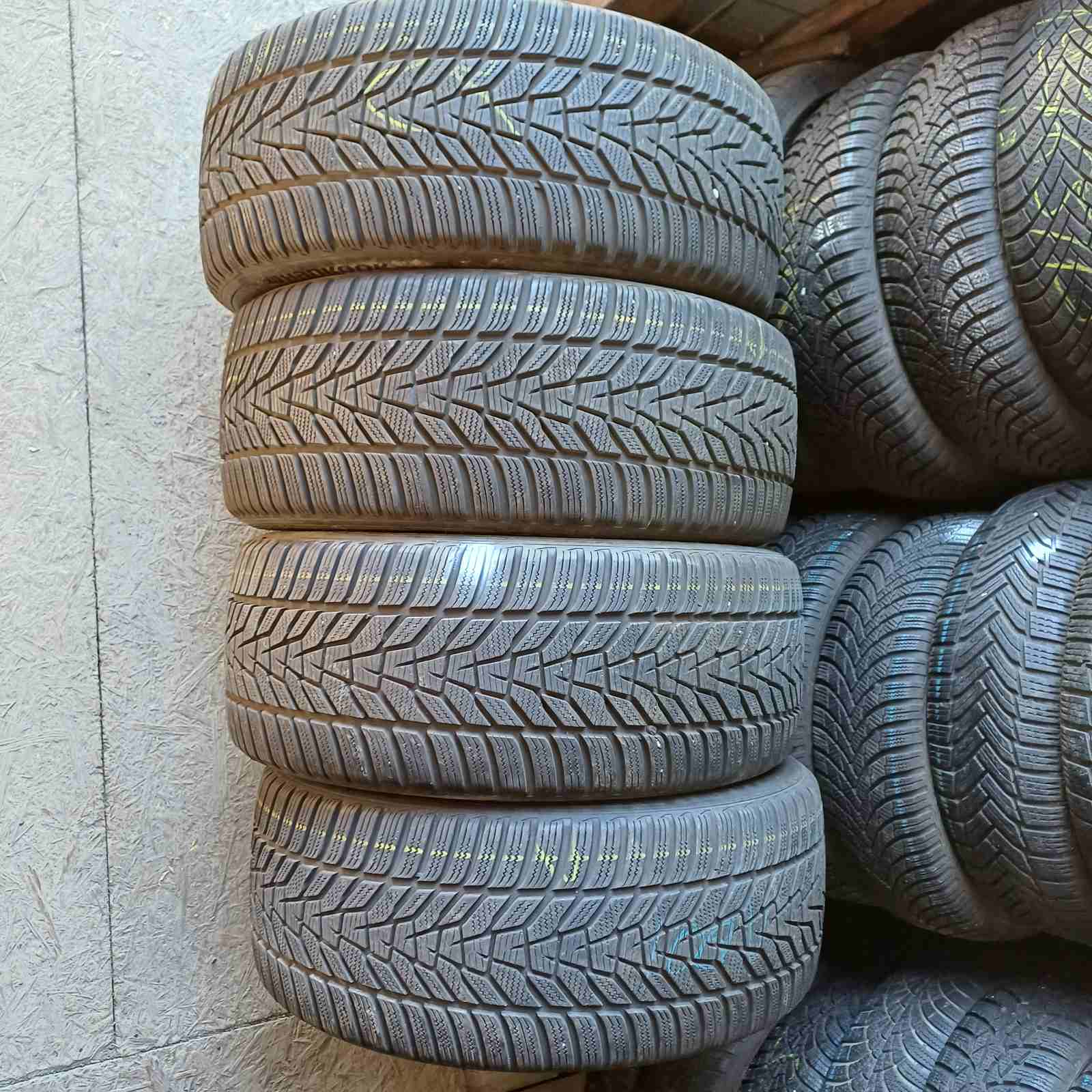Hankook Winter Icept Evo3 245/45R18